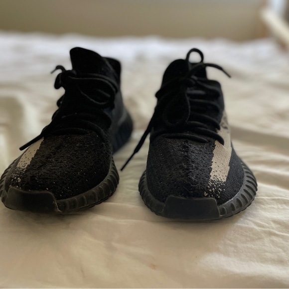 Adidas Yeezy 350 V2 Core Black/White, Women’s size 5 US - Picture 4 of 7